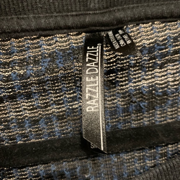 Razzle Dazzle | Black & Black Pullover - Picture 4 of 6